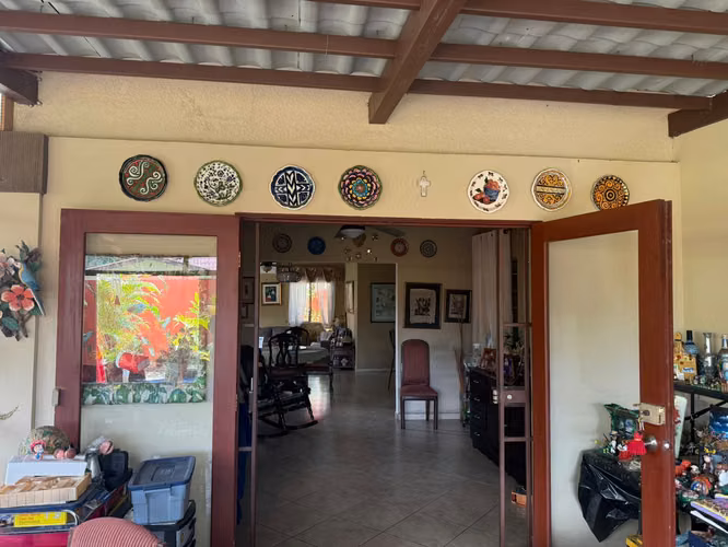 Se vende hermosa casa grande área exclusiva David 260 mil