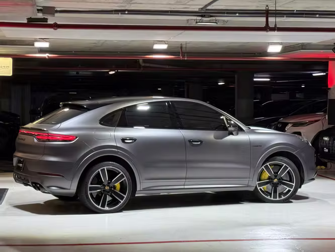 PORSCHE CAYENNE TURBO S E-HYBRID 2020