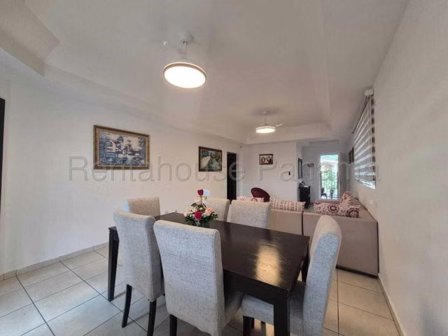 Casa en alquiler en Villa Lucre 27LRL755