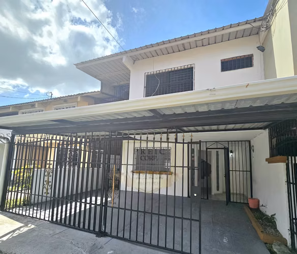 CASA EN ALQUILER 3 RECAMARAS CON PATIO