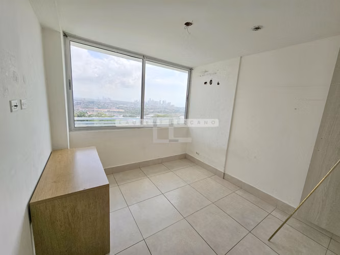 Vendo Apartamento en PH Sky Point de 3 habitaciones 2 parkings. Haga una oferta