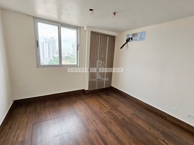 Venta de Apartamento en PH Parques del Carmen. HAGA UNA OFERTA
