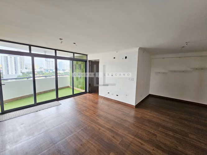 Venta de Apartamento en PH Parques del Carmen. HAGA UNA OFERTA