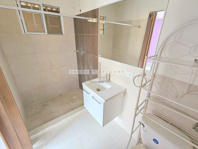 Venta Casa Unifamiliar en Paseo Montelimar en Calle Privada. Haga una oferta