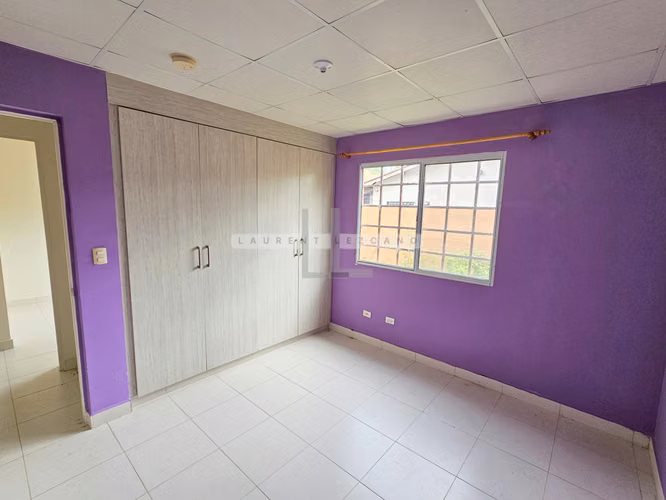 Venta Casa Unifamiliar en Paseo Montelimar en Calle Privada. Haga una oferta