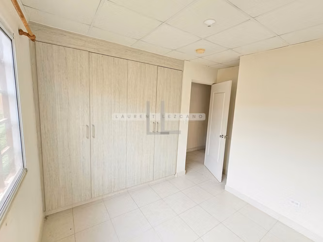 Venta Casa Unifamiliar en Paseo Montelimar en Calle Privada. Haga una oferta