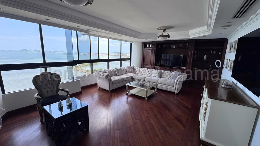 Vendo Apartamento de 332 m² en PH Princesa del Mar, Avenida Balboa 27-167GG