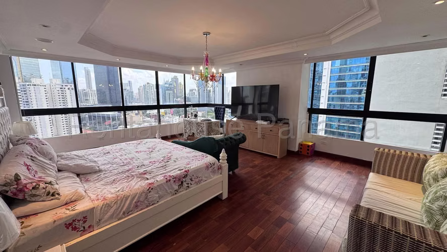 Vendo Apartamento de 332 m² en PH Princesa del Mar, Avenida Balboa 27-167GG