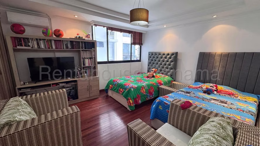 Vendo Apartamento de 332 m² en PH Princesa del Mar, Avenida Balboa 27-167GG