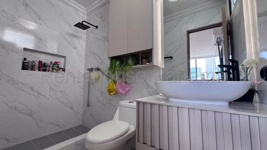 Vendo Apartamento de 332 m² en PH Princesa del Mar, Avenida Balboa 27-167GG