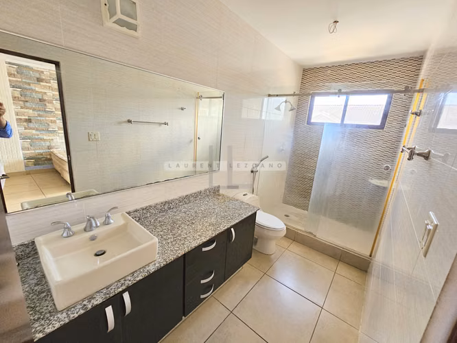 Venta Casa Unifamiliar de Esquina en PH Olympus - Brisas Norte. Haga una oferta