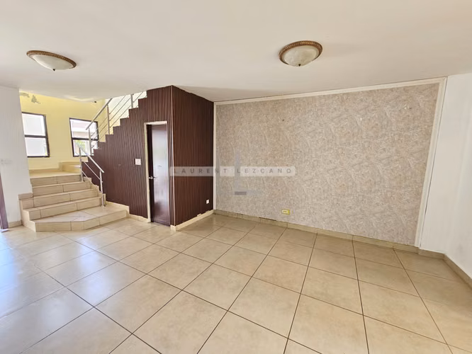 Venta Casa Unifamiliar de Esquina en PH Olympus - Brisas Norte. Haga una oferta