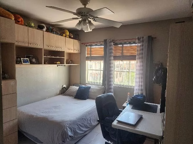 Venta de casa en Fuente del fresno, Condado del Rey