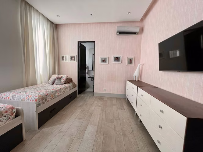 Moderna Casa en Coco del Mar | Piscina, Sauna, Cine Privado, Cava de Vinos y 780 m² de Elegancia