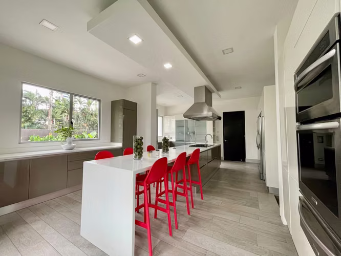 Moderna Casa en Coco del Mar | Piscina, Sauna, Cine Privado, Cava de Vinos y 780 m² de Elegancia
