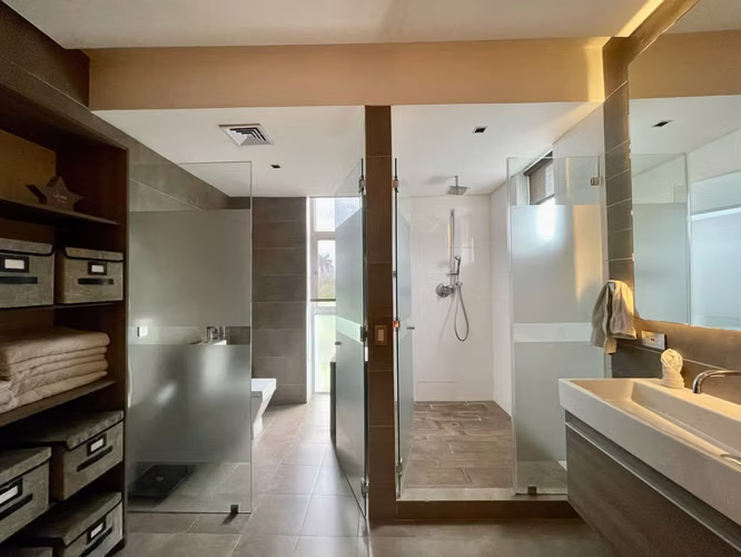 Moderna Casa en Coco del Mar | Piscina, Sauna, Cine Privado, Cava de Vinos y 780 m² de Elegancia