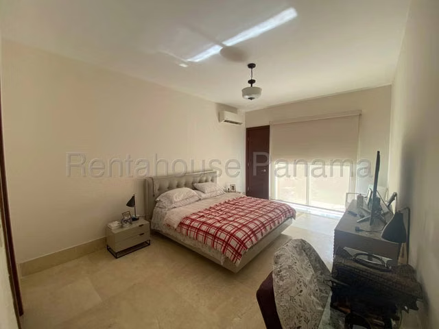 Apartamento en venta en PH The Reserve 27LRL766