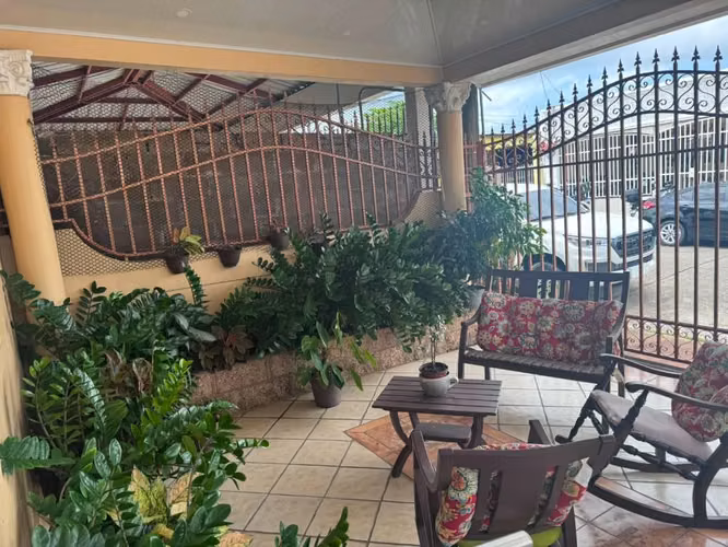 ALQUILER CASA VILLA LUCRE VACÍA