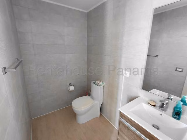 VENTA DE CONVENIENTE Y HERMOSO APARTAMENTO COCO DEL MAR 26CDY5145