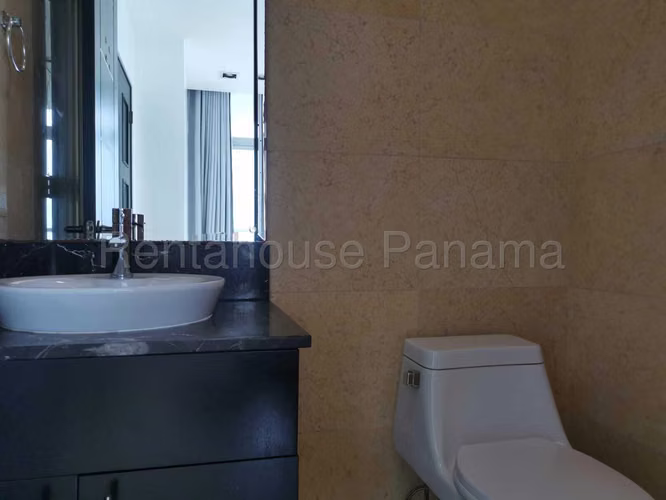 Apartamento en Venta en Costa del Este. 27-721.