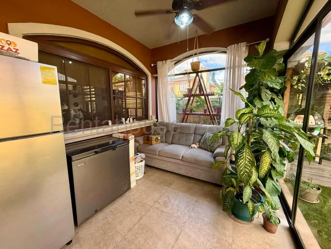 Casa en Venta en Costa Sur. 27-269.
