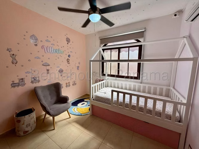 Casa en Venta en Costa Sur. 27-269.