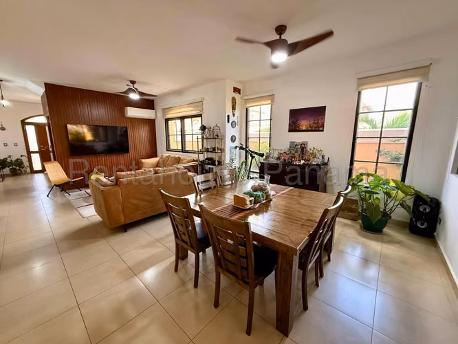 Casa en Venta en Costa Sur. 27-269.