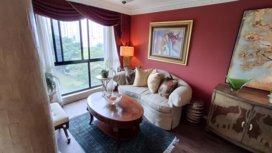 Golf Park. 206mts 3r 3b cbs 2est $360,000.00neg