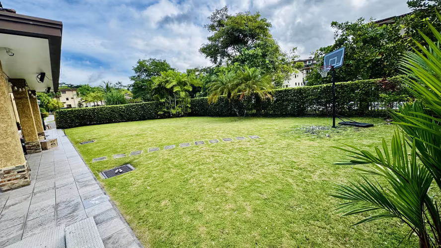EMBASSY CLUB Residencia familiar de Lujo  5 Recamaras Gran Patio - Imagen 19