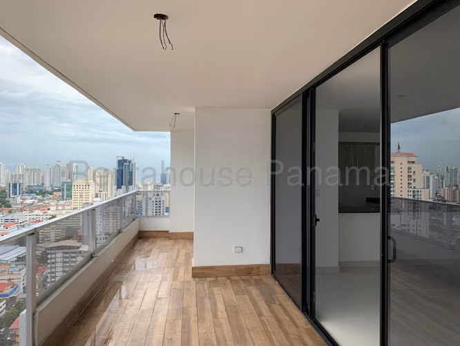 Alquiler de Apartamento con Línea blanca en El Cangrejo Ph Carreras Tower EC