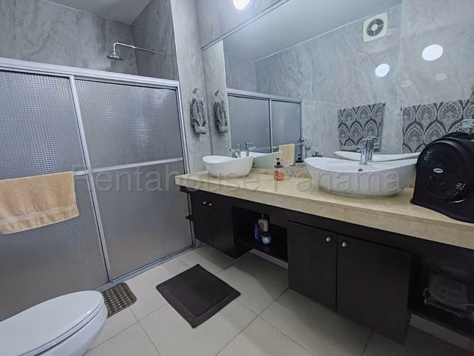 Venta de Apartamento en Avenida Balboa Ph Destiny KF