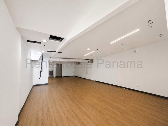 Venta de Local en Marbella Tower One KF