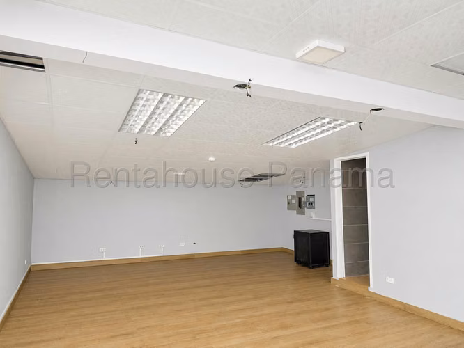Venta de Local en Marbella Tower One KF