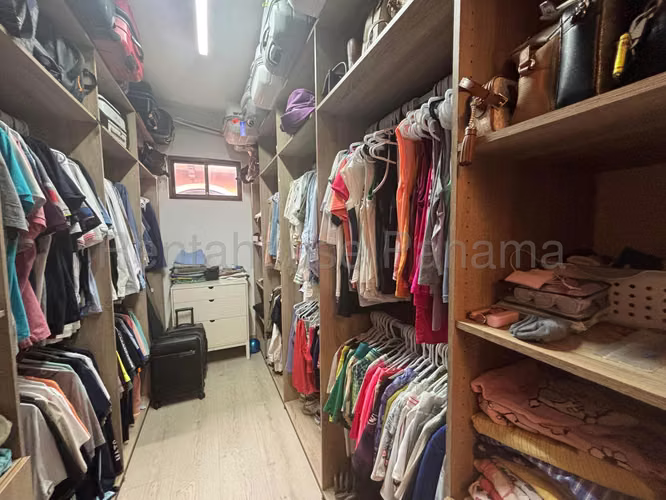 Alquiler de Casa en Costa Sur EL DORAL