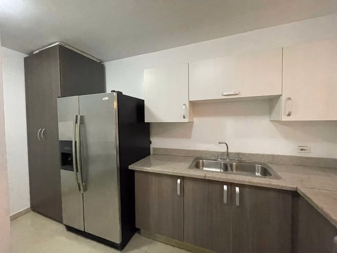 Venta de apartamento  en PH ICON TOWER - Coco del Mar- L.G.