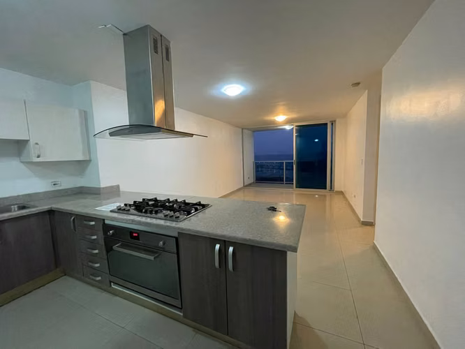Venta de apartamento  en PH ICON TOWER - Coco del Mar- L.G.