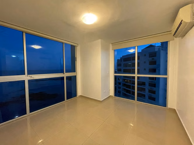 Venta de apartamento  en PH ICON TOWER - Coco del Mar- L.G.