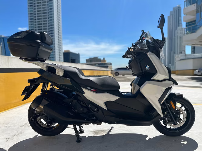 Se Vende BMW C400X 2020 – Excelente Estado