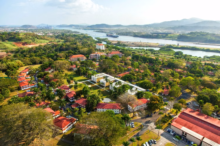 Alquiler amoblado de Residencia Privada en Ancón – Clayton