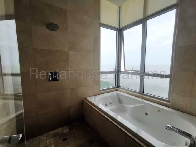 Vendo Apartamento en Costa del Este TEN TOWER OF27-721