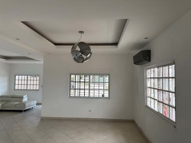 VENDO CASA REMODELADA EN BETANIA - LA GLORIA