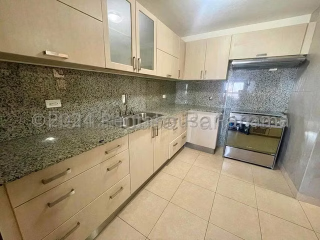 Alquiler de Apartamento Ph Parque del Mar en Costa del Este 27LBR521