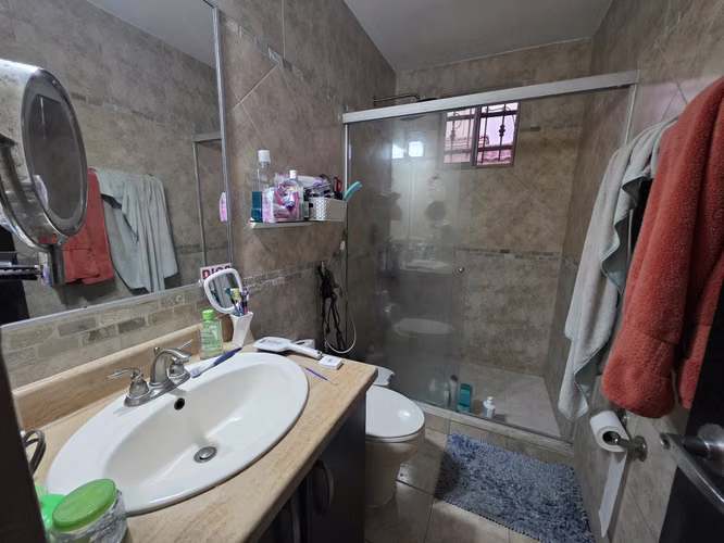 CASA 4R4B2P AMPLIO EN BARRIADA PASEO DORADO CONDADO 550000 - Imagen 14