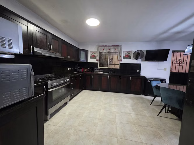 CASA 4R4B2P AMPLIO EN BARRIADA PASEO DORADO CONDADO 550000 - Imagen 9