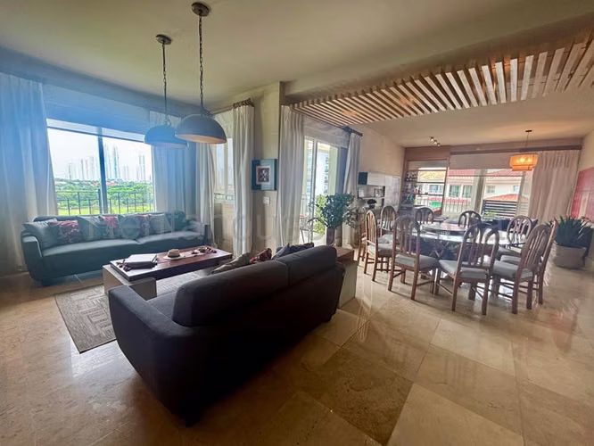 Apartamento en venta PH The Reserve Santa Maria