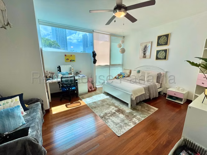 Casa en San Francisco - Alquiler