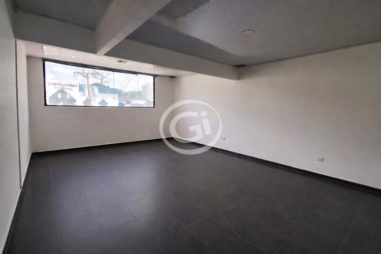 Alquiler Oficina Via España con Parque Lefevre. Con Recepción y Oficina Privada