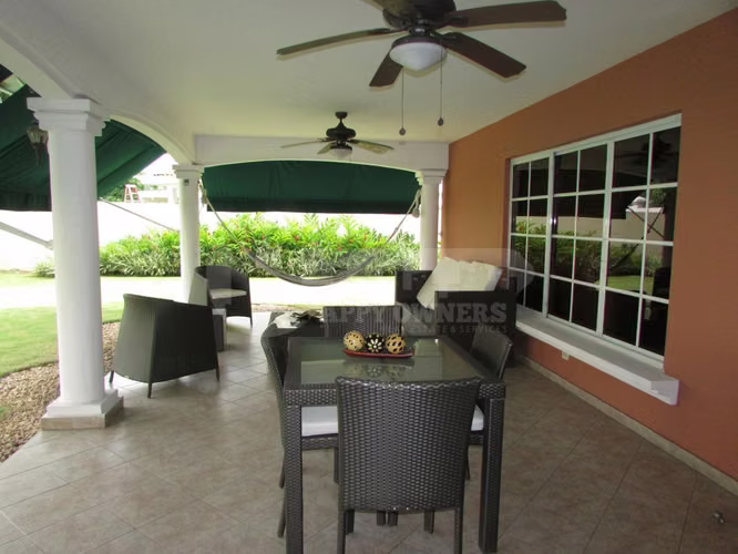 Venta de casa en Residencial Costa Serena | Costa del Este. E.L