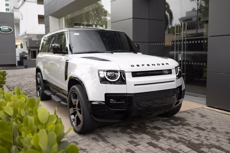 DEFENDER 130 HSE DYNAMIC