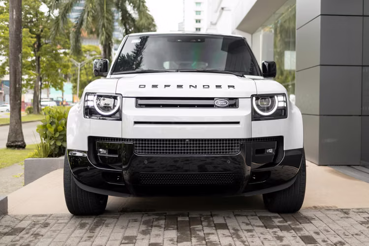 DEFENDER 130 HSE DYNAMIC